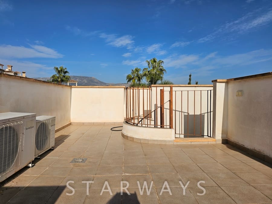 Pareado de 2 habitaciones en Polop en venta con piscina garaje - 325.000 € (Ref: 9451638)