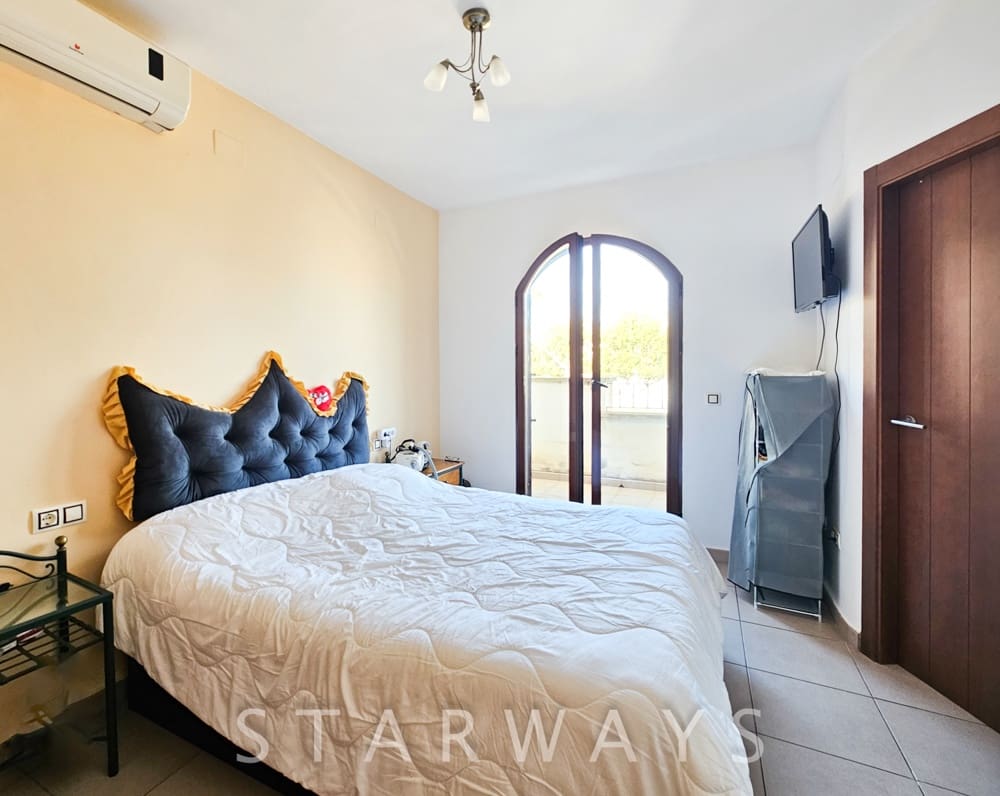 Chalet de 2 habitaciones en Polop en venta con piscina garaje - 325.000 € (Ref: 9451639)