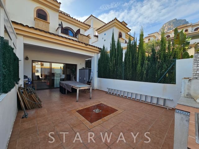 Chalet de 2 habitaciones en Polop en venta con piscina garaje - 325.000 € (Ref: 9451639)