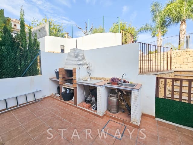 Chalet de 2 habitaciones en Polop en venta con piscina garaje - 325.000 € (Ref: 9451639)