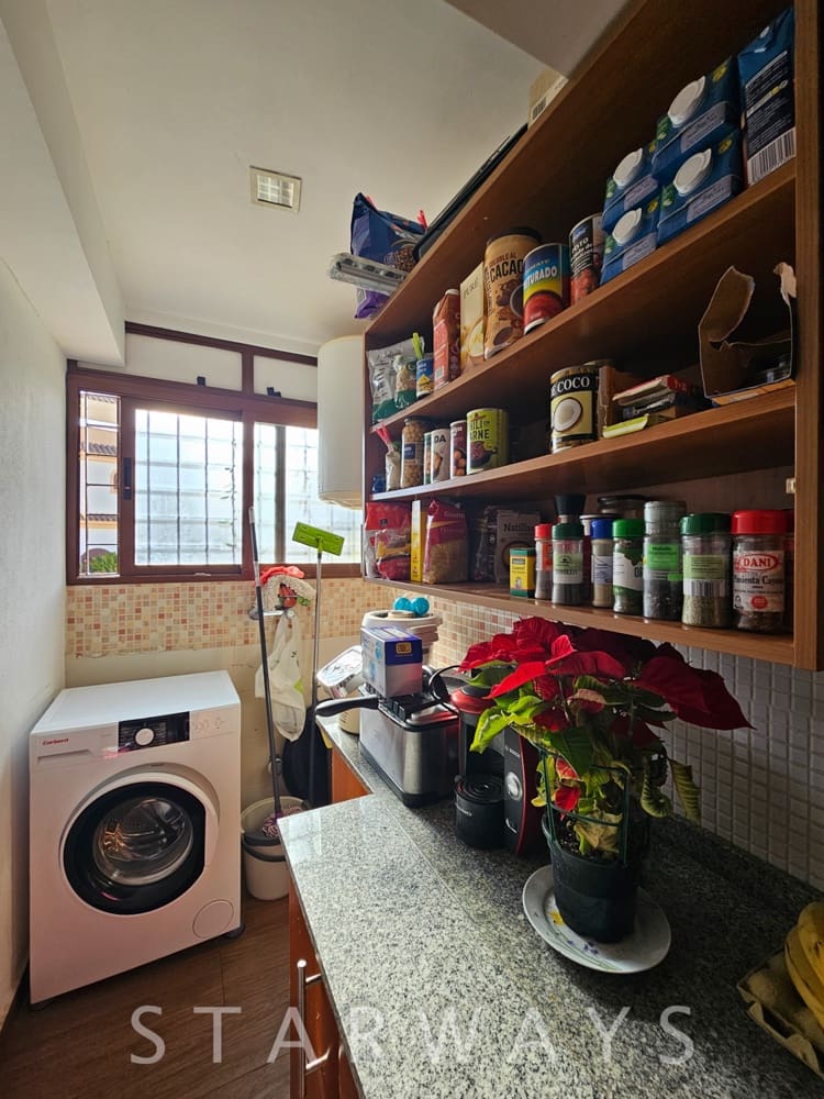 Chalet de 2 habitaciones en Polop en venta con piscina garaje - 325.000 € (Ref: 9451639)