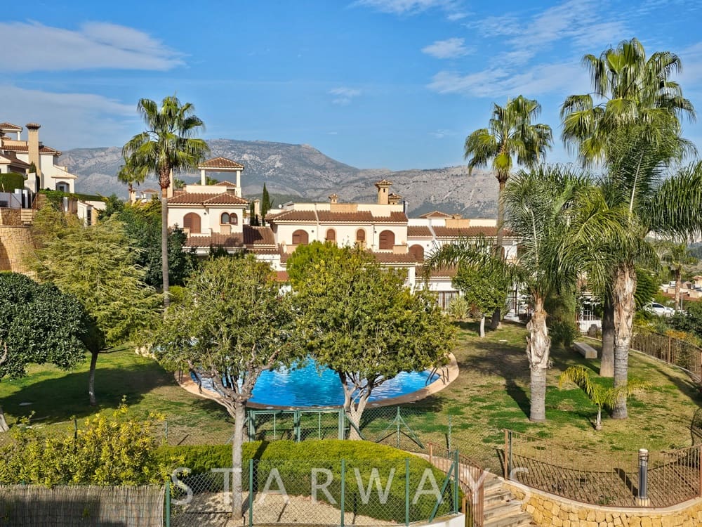 Chalet de 2 habitaciones en Polop en venta con piscina garaje - 325.000 € (Ref: 9451639)