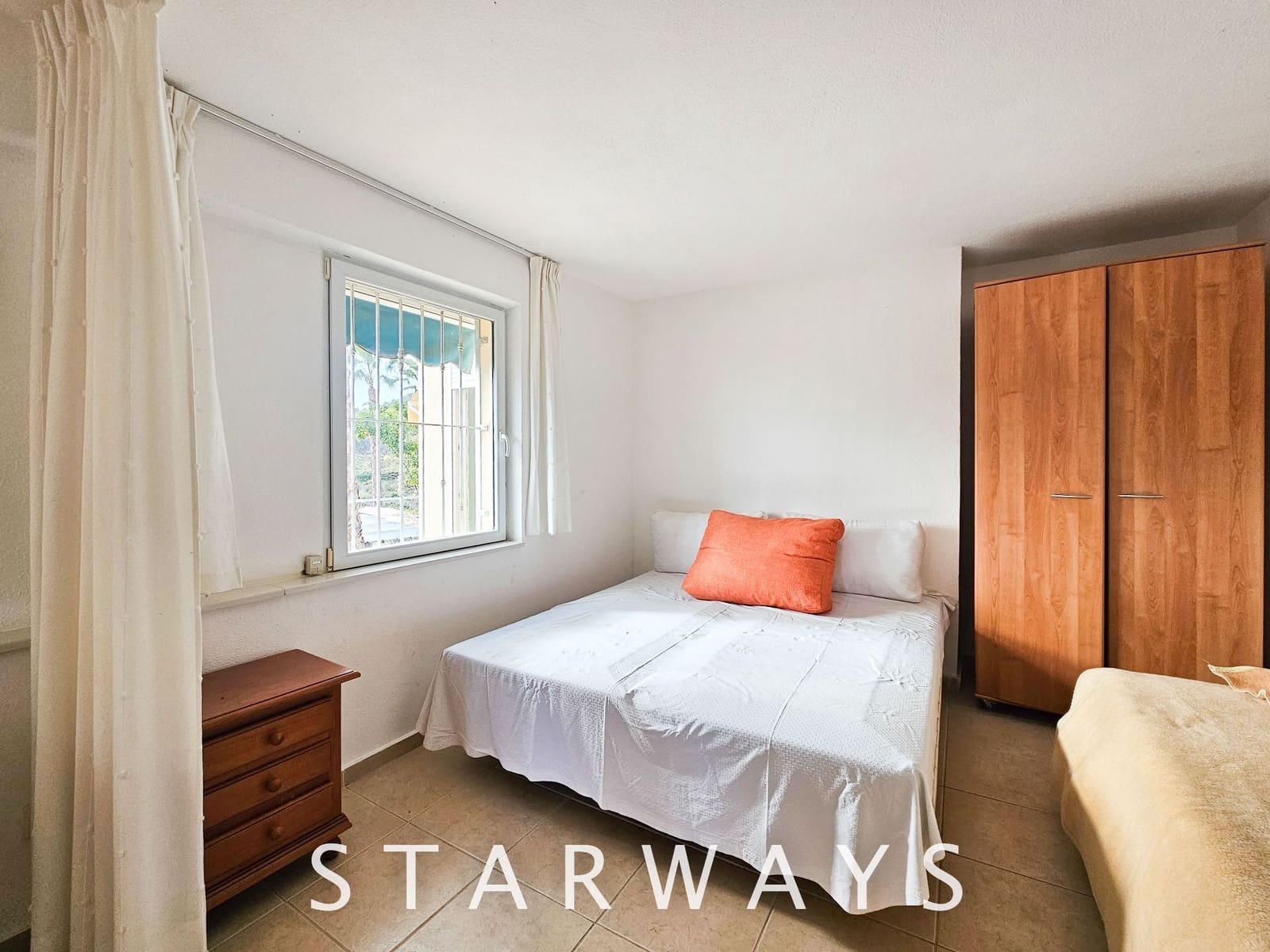 5 bedroom Villa for sale in La Nucia with garage - € 475,000 (Ref: 9494287)