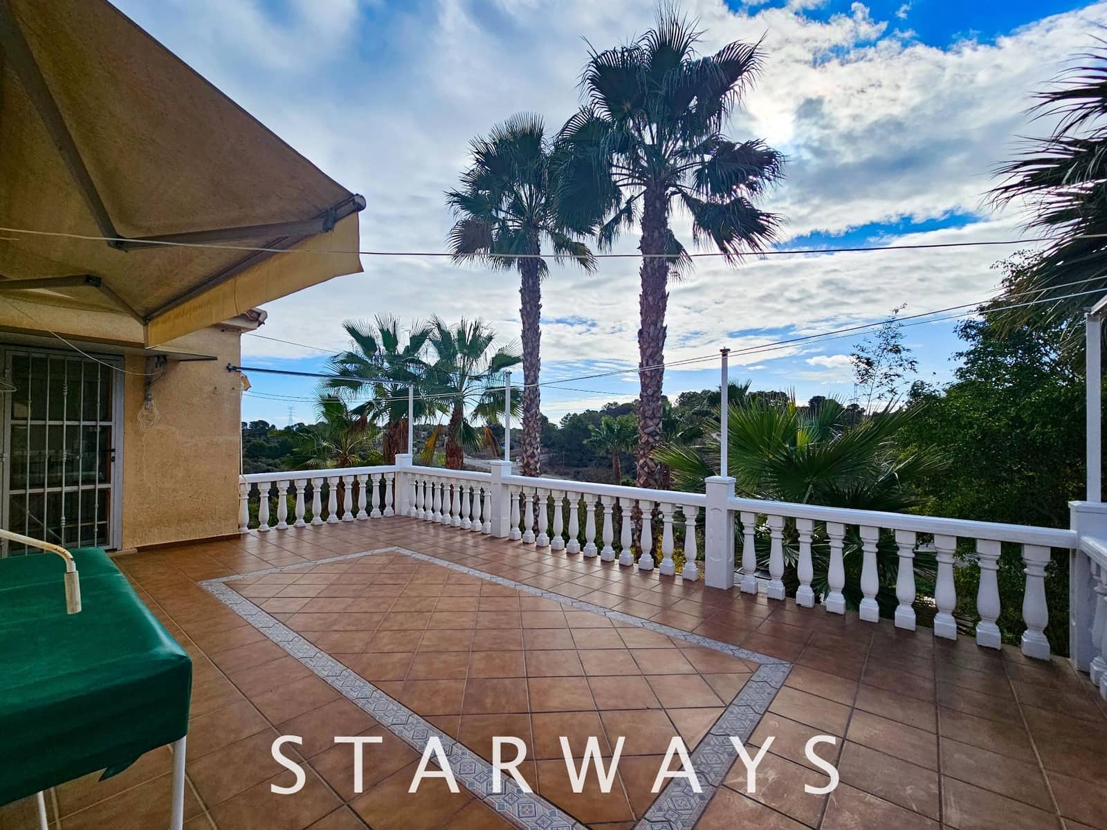 5 bedroom Villa for sale in La Nucia with garage - € 475,000 (Ref: 9494287)