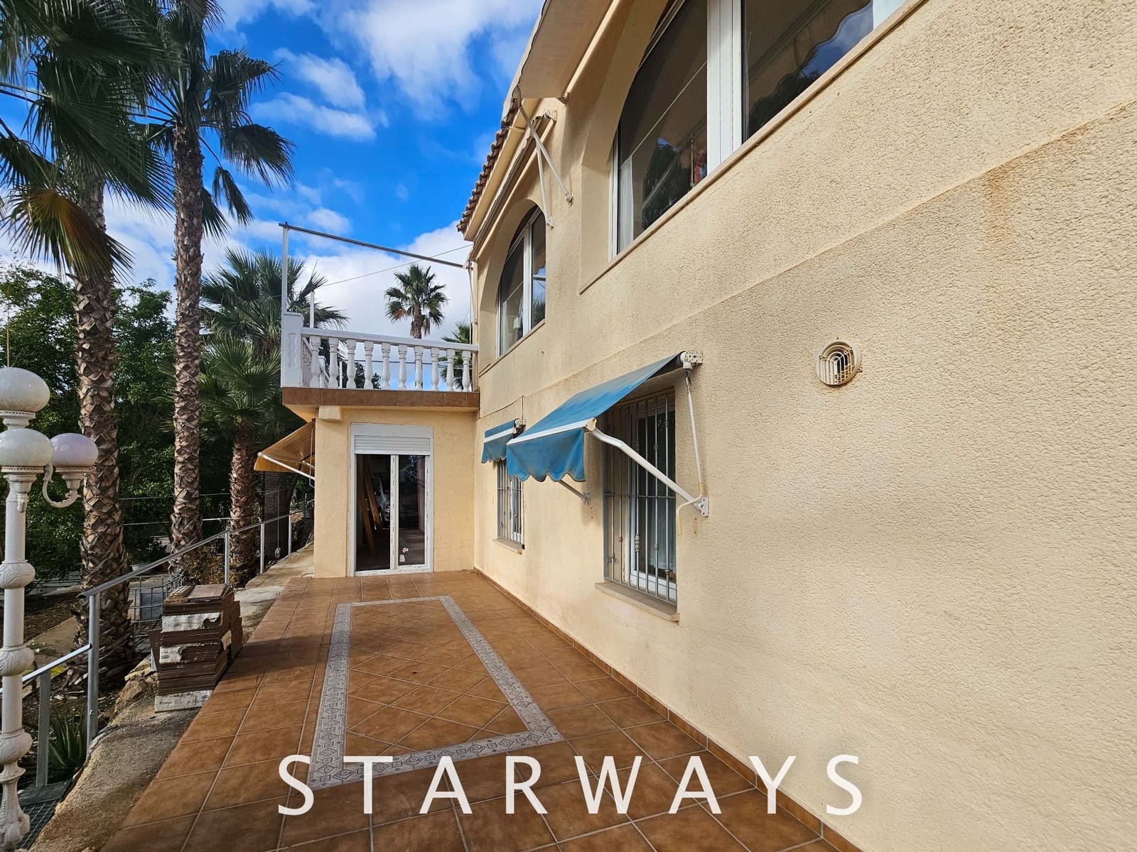 5 bedroom Villa for sale in La Nucia with garage - € 475,000 (Ref: 9494287)