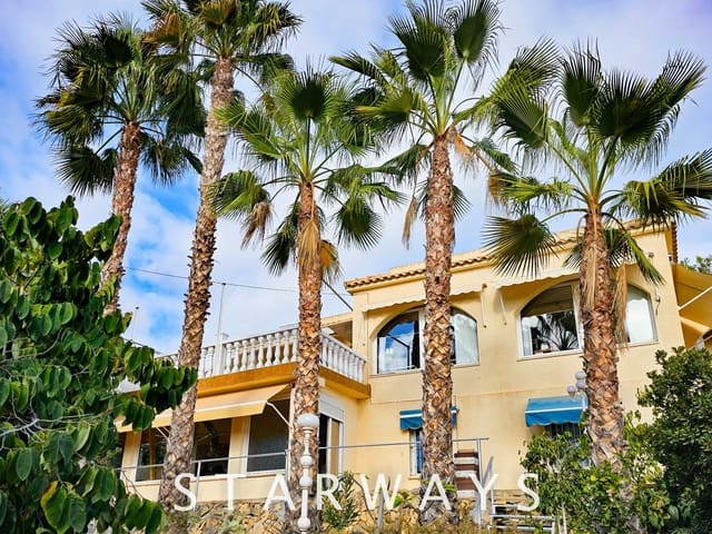 5 bedroom Villa for sale in La Nucia with garage - € 475,000 (Ref: 9494287)