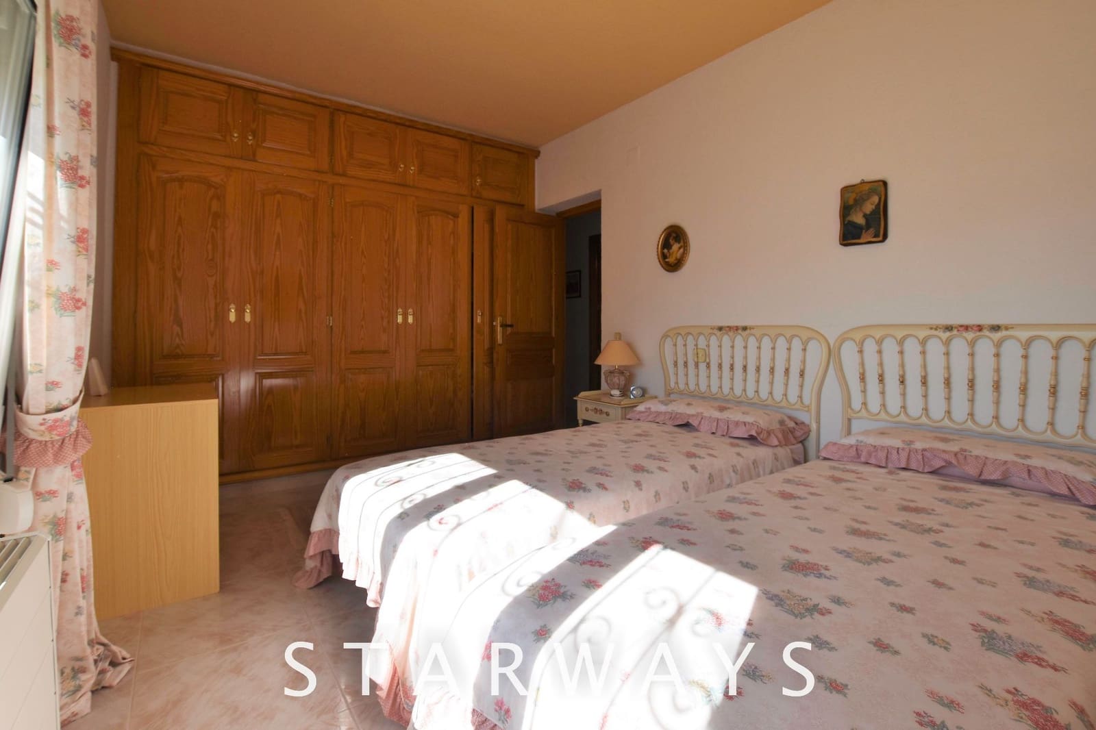 Chalet de 3 habitaciones en La Nucia en venta con piscina garaje - 449.000 € (Ref: 9560912)