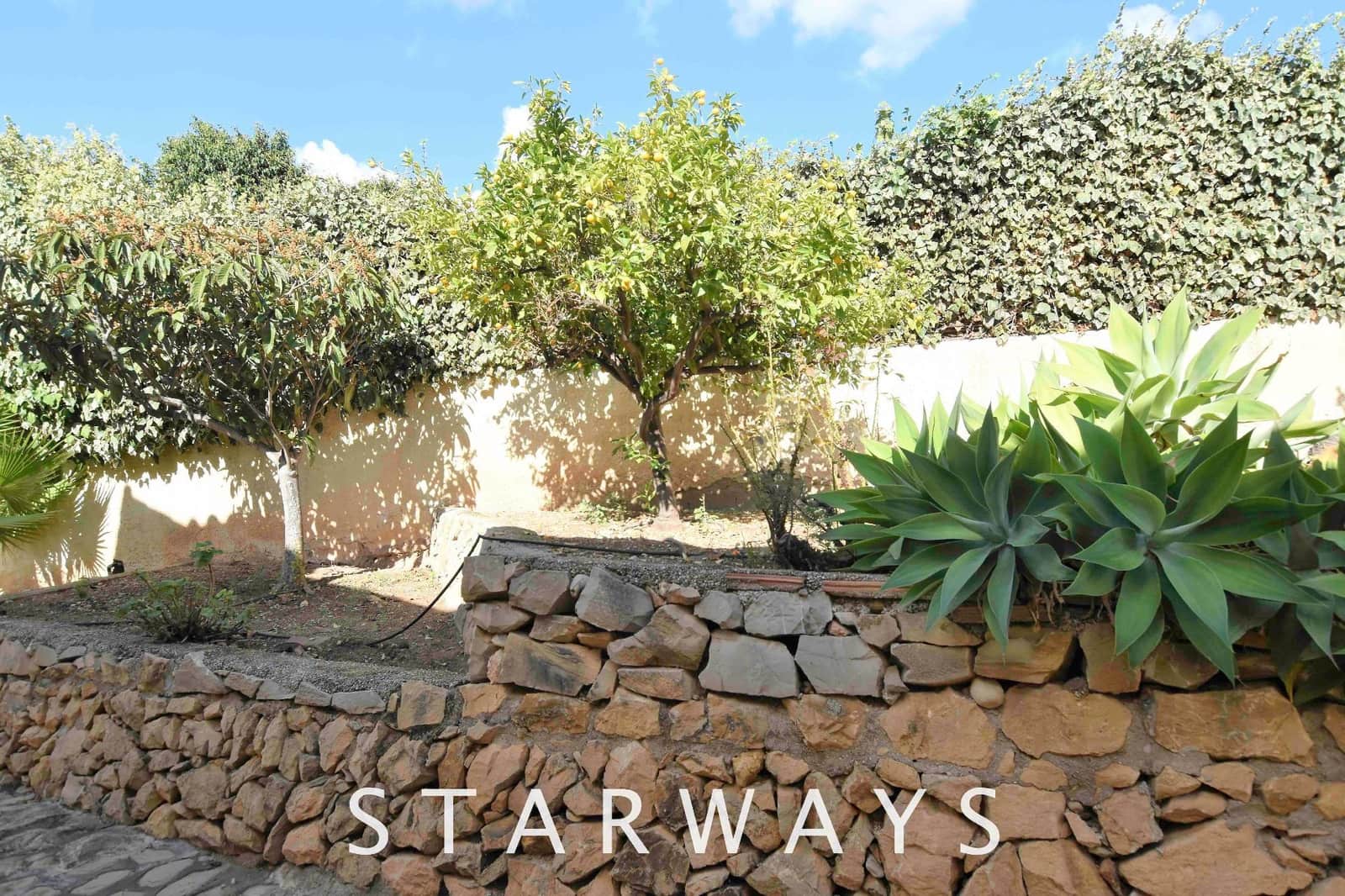 Chalet de 3 habitaciones en La Nucia en venta con piscina garaje - 449.000 € (Ref: 9560912)