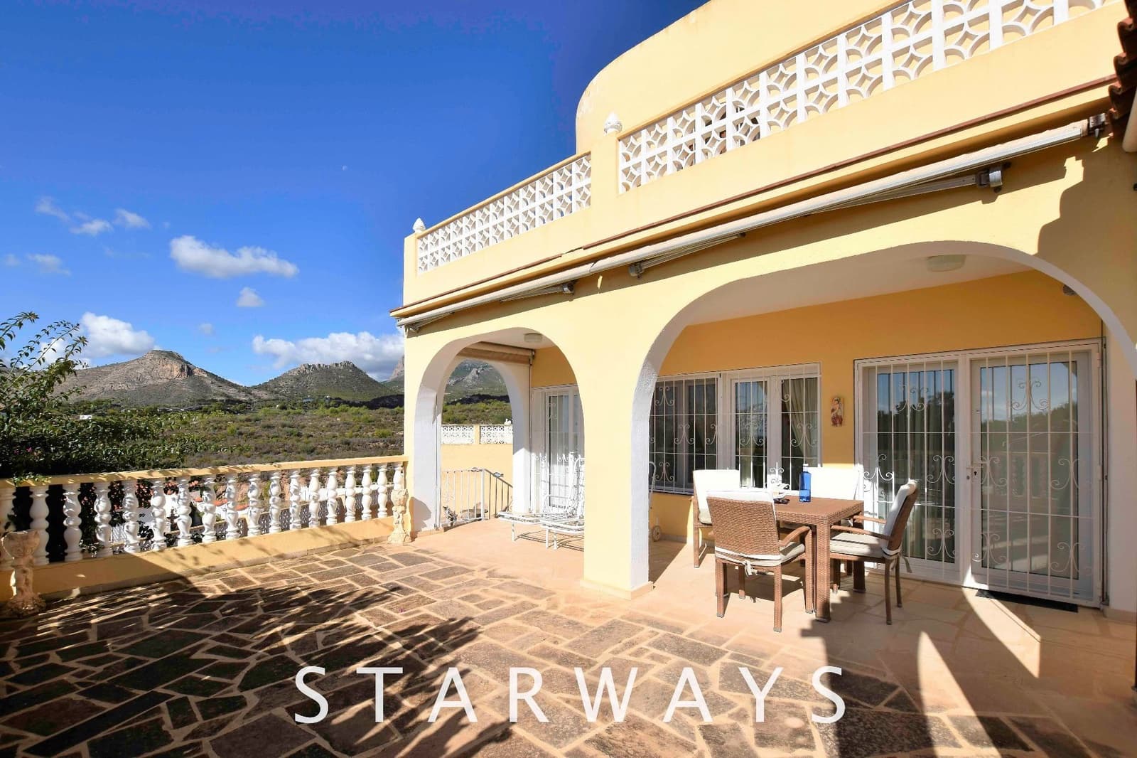 3 soveværelse Villa til salg i La Nucia med swimmingpool garage - € 420.000 (Ref: 9625333)