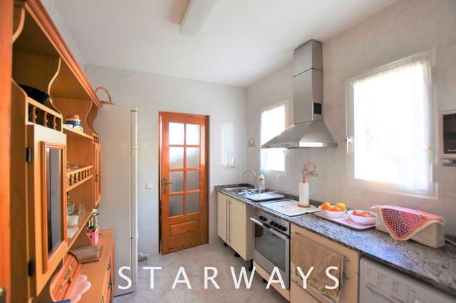 3 soveværelse Villa til salg i La Nucia med swimmingpool garage - € 420.000 (Ref: 9625333)