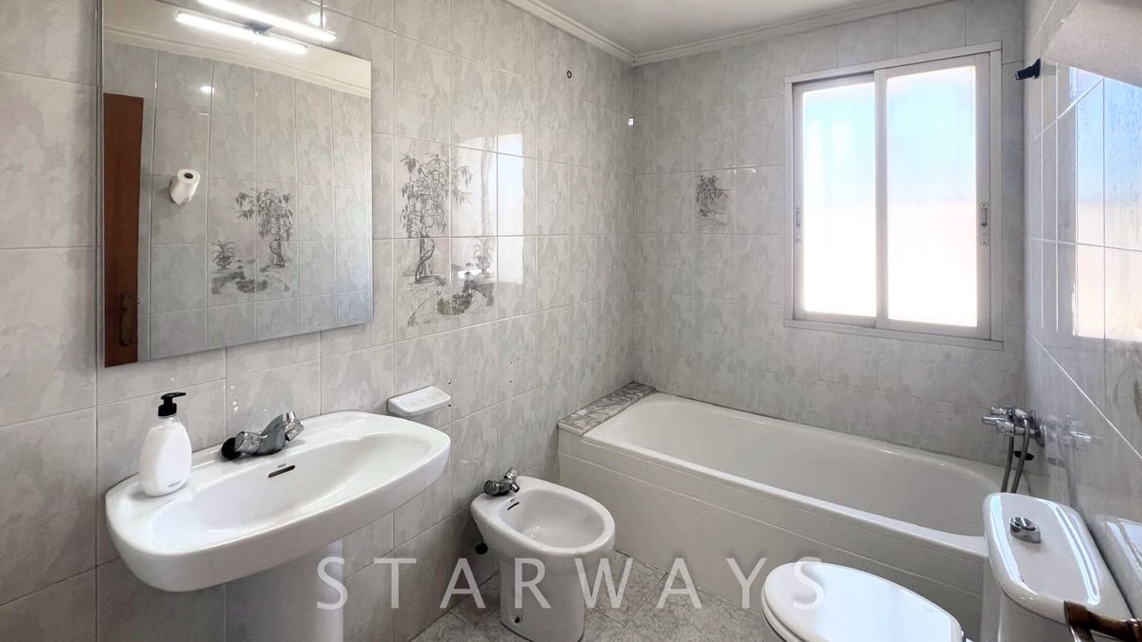 1 bedroom Apartment for sale in Alfaz del Pi / L'Alfas del Pi - € 229,000 (Ref: 9639080)