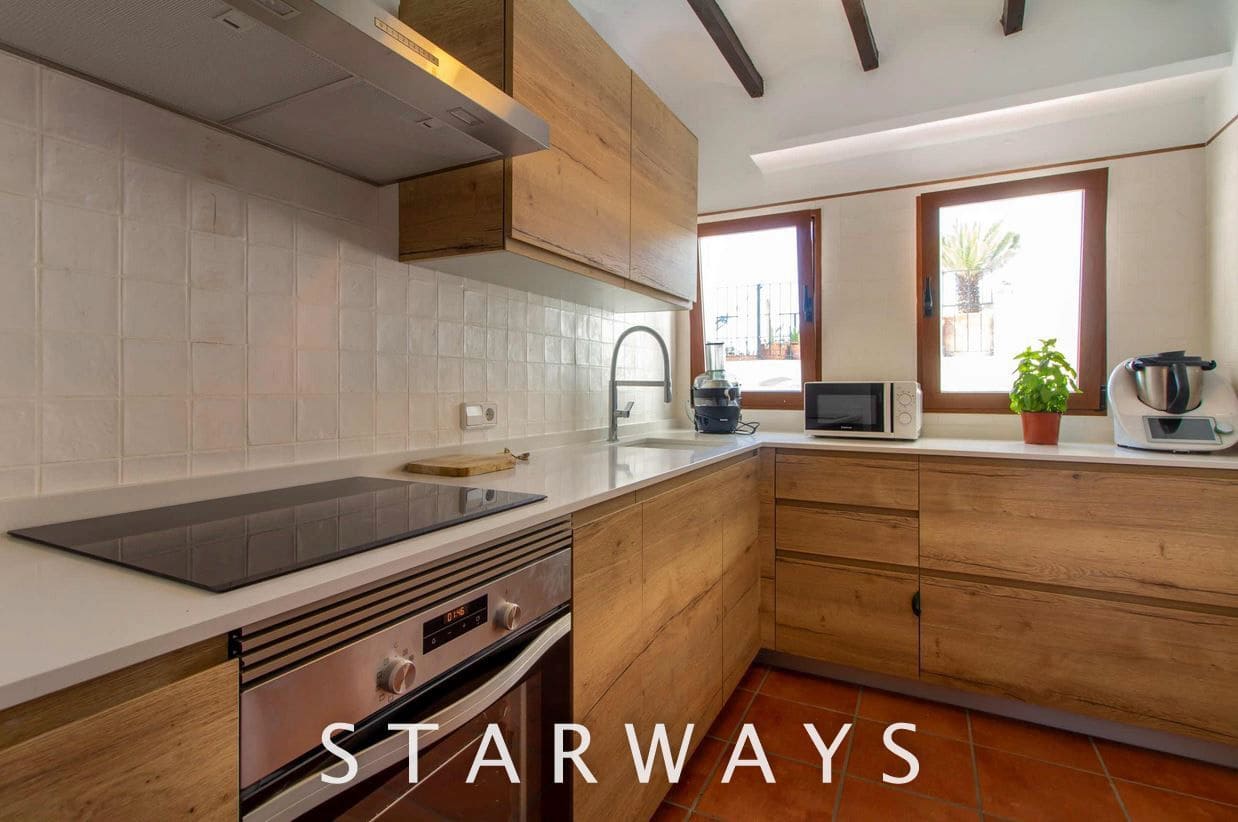 4 bedroom Townhouse for sale in Polop with pool - € 550,000 (Ref: 9788137)