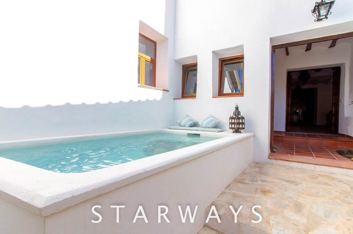 4 bedroom Townhouse for sale in Polop with pool - € 550,000 (Ref: 9788137)