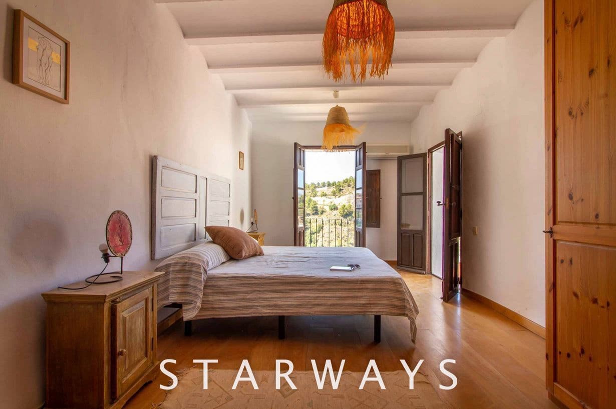 4 bedroom Townhouse for sale in Polop with pool - € 550,000 (Ref: 9788137)