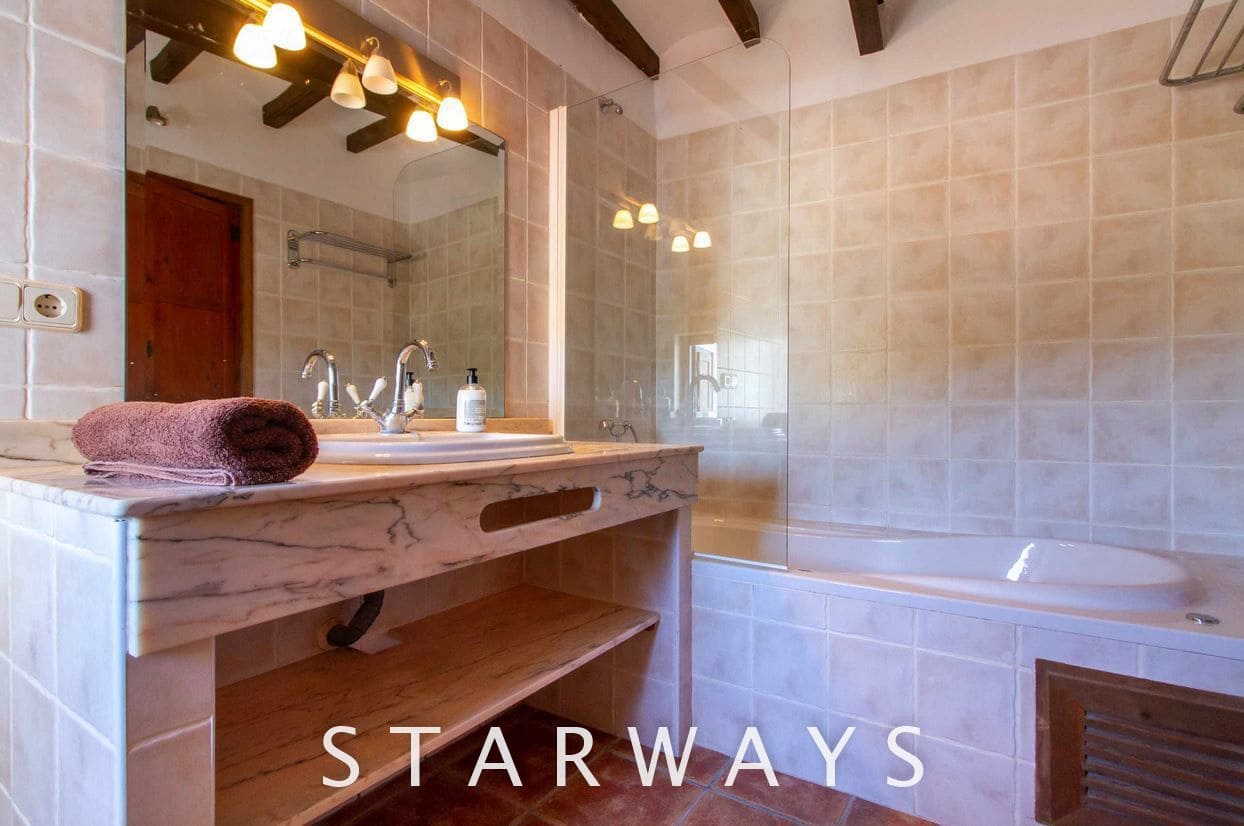 4 bedroom Townhouse for sale in Polop with pool - € 550,000 (Ref: 9788137)