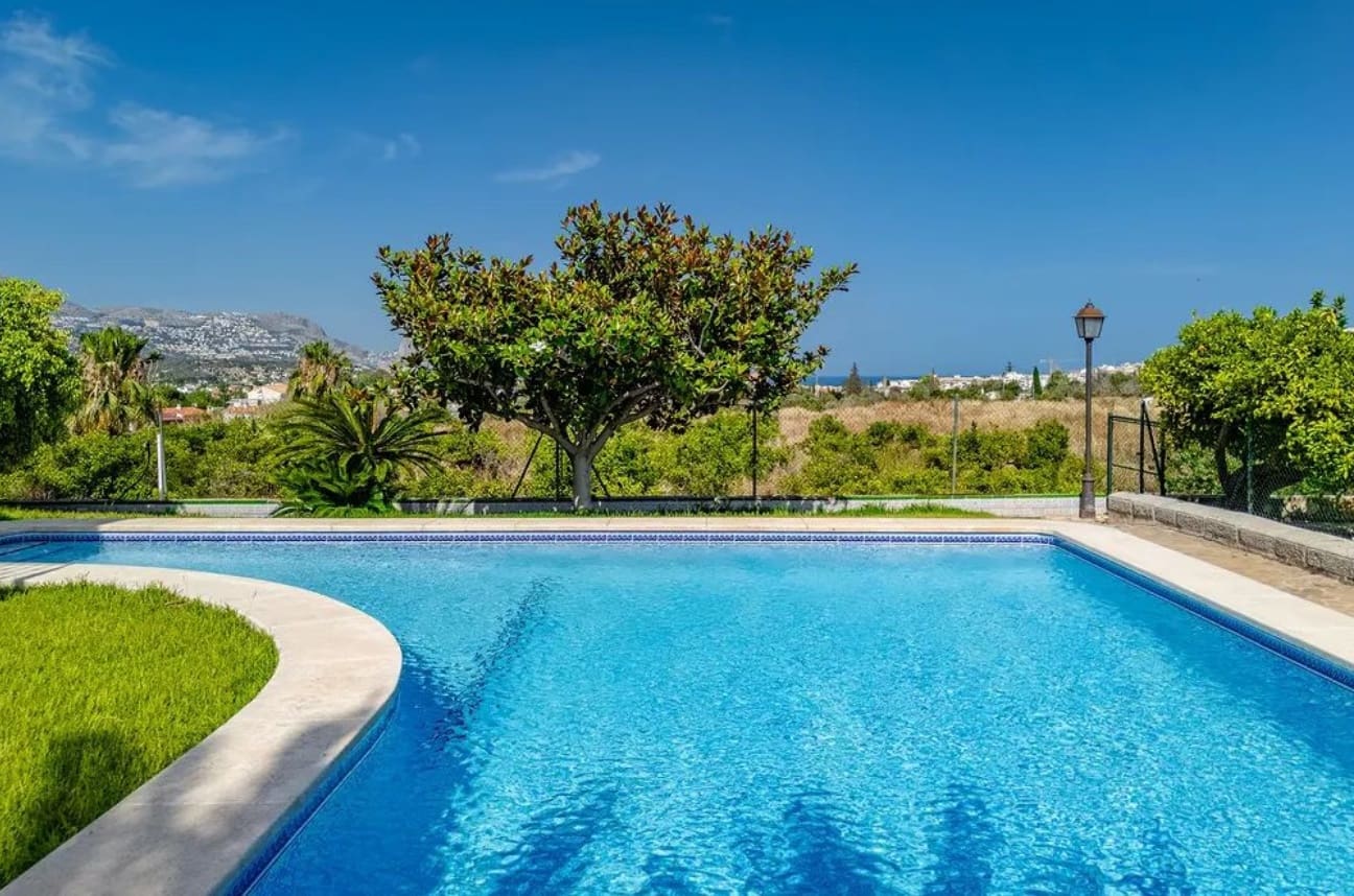 5 sypialnia Willa na sprzedaż w Altea z basenem garażem - 1 990 000 € (Ref: 9919333)