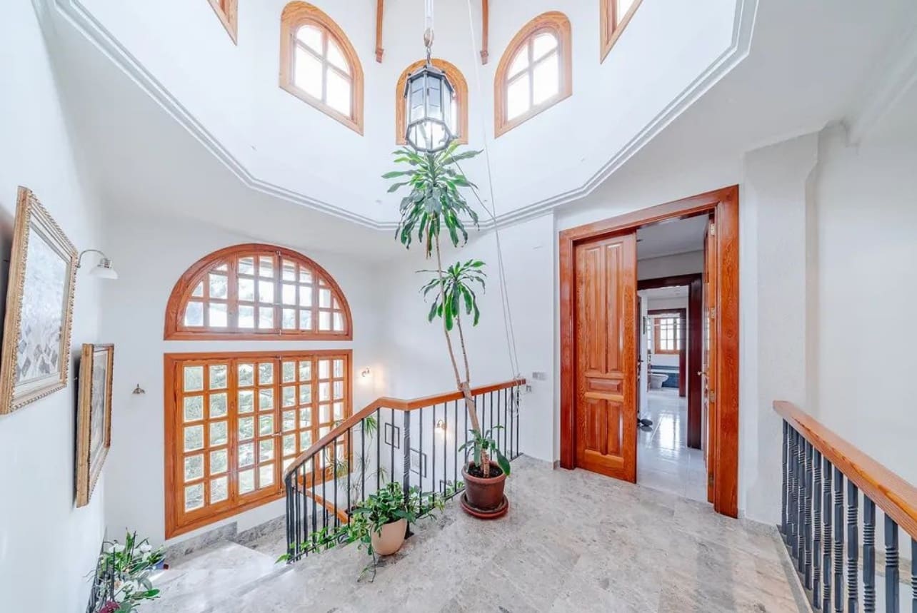 5 sypialnia Willa na sprzedaż w Altea z basenem garażem - 1 990 000 € (Ref: 9919333)