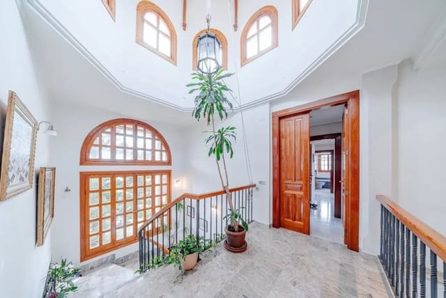 5 sypialnia Willa na sprzedaż w Altea z basenem garażem - 1 990 000 € (Ref: 9919333)