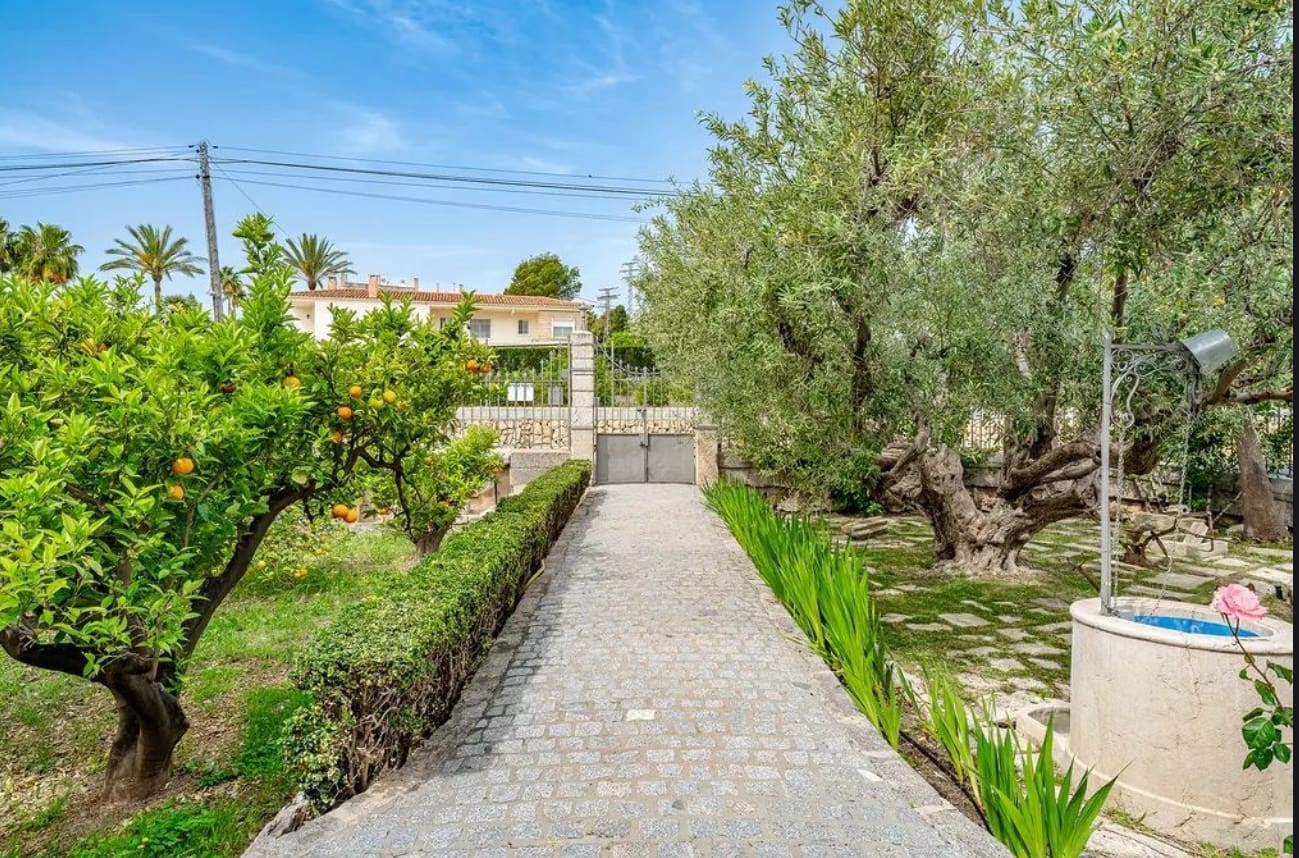 5 sypialnia Willa na sprzedaż w Altea z basenem garażem - 1 990 000 € (Ref: 9919333)