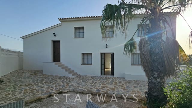 4 soveværelse Villa til salg i La Nucia med garage - € 425.000 (Ref: 9928710)