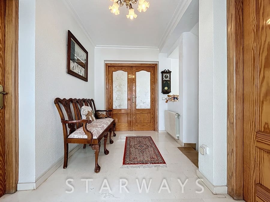 5 bedroom Villa for sale in Alfaz del Pi / L'Alfas del Pi with pool garage - € 699,000 (Ref: 9961976)