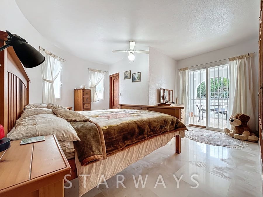 5 bedroom Villa for sale in Alfaz del Pi / L'Alfas del Pi with pool garage - € 699,000 (Ref: 9961976)