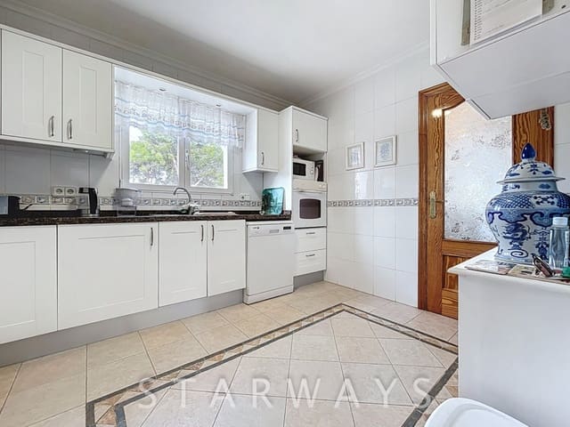5 soverom Villa til salgs i Alfaz del Pi / L'Alfàs del Pi med svømmebasseng garasje - € 699 000 (Ref: 9961976)