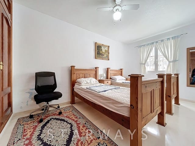 5 soverom Villa til salgs i Alfaz del Pi / L'Alfàs del Pi med svømmebasseng garasje - € 699 000 (Ref: 9961976)