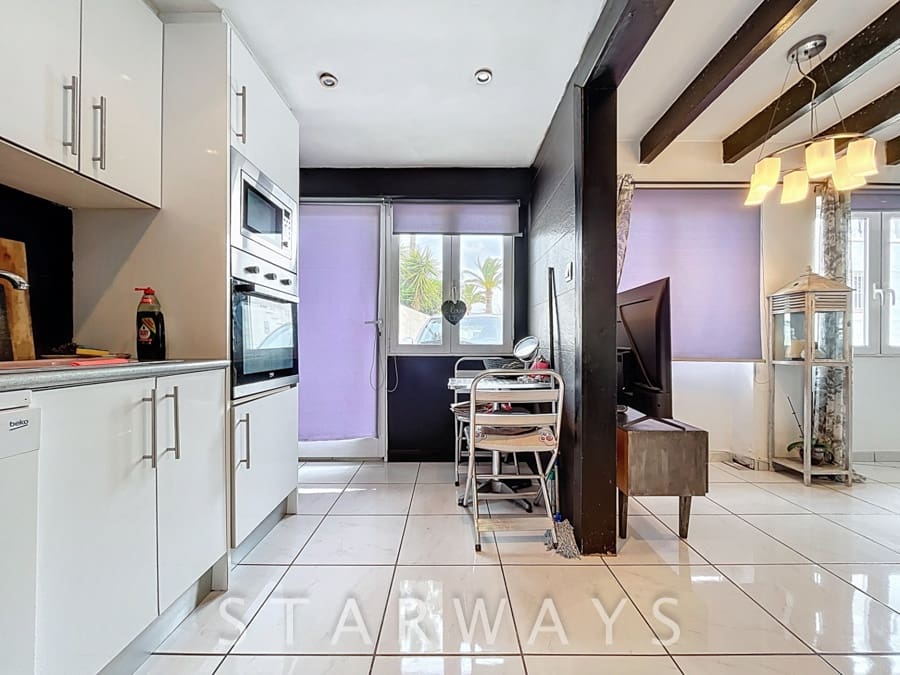 5 bedroom Villa for sale in Alfaz del Pi / L'Alfas del Pi with pool garage - € 699,000 (Ref: 9961976)