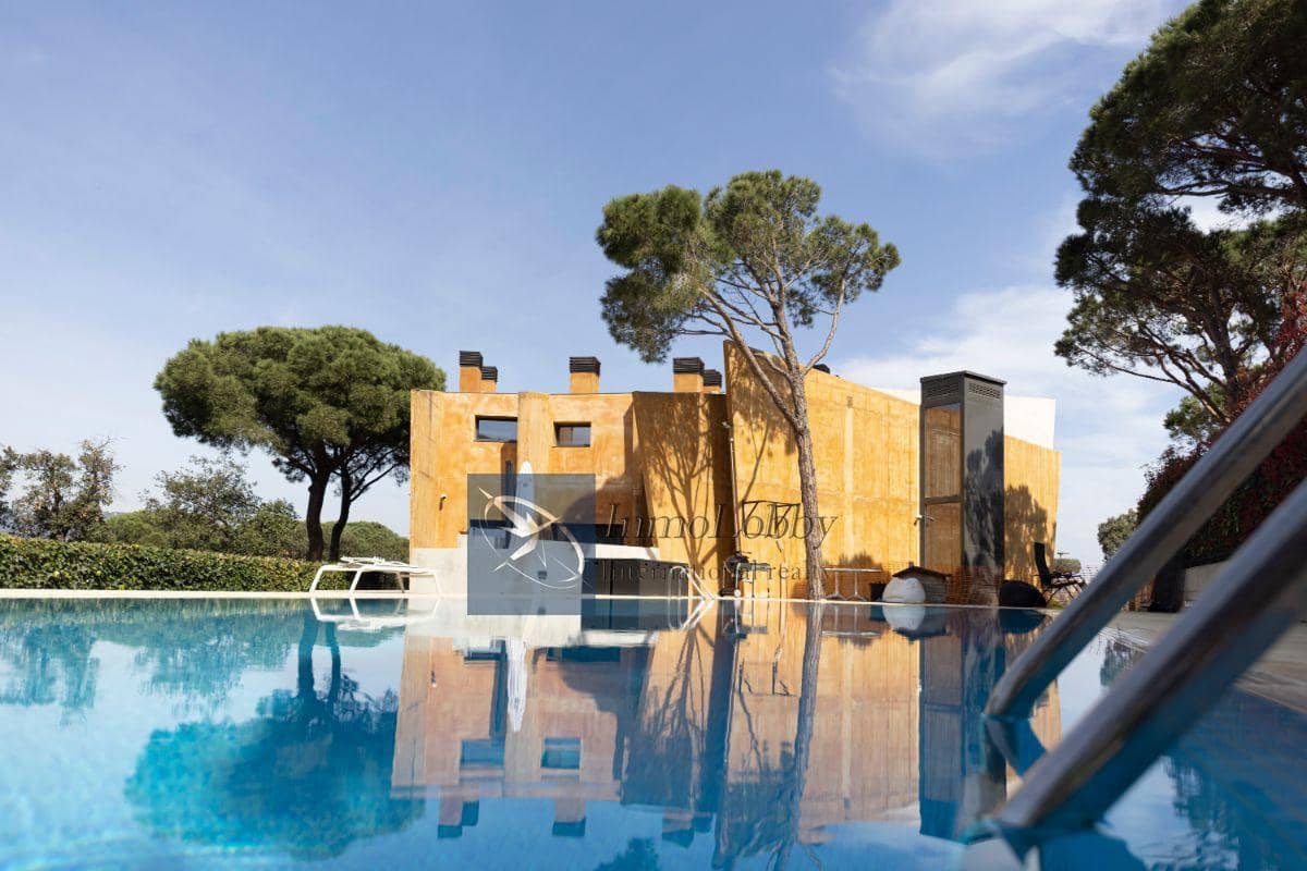 6 bedroom Villa for sale in Sant Feliu de Guixols with pool garage - € 2,650,000 (Ref: 5976354)