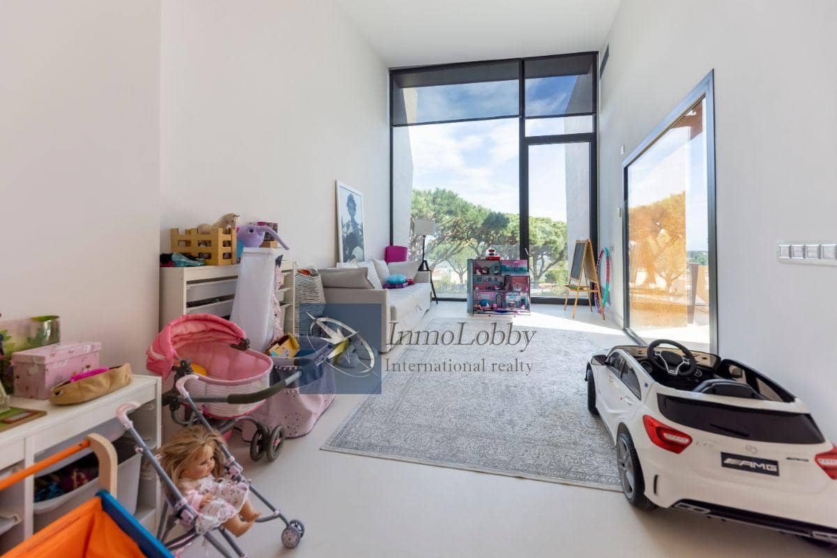 6 bedroom Villa for sale in Sant Feliu de Guixols with pool garage - € 2,650,000 (Ref: 5976354)