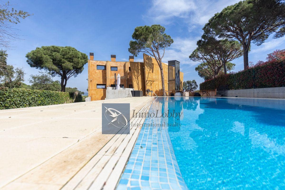 6 bedroom Villa for sale in Sant Feliu de Guixols with pool garage - € 2,650,000 (Ref: 5976354)