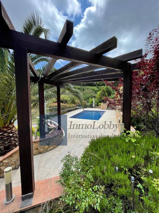 3 sypialnia Willa na sprzedaż w Platja d'Aro z basenem garażem - 820 000 € (Ref: 6076429)