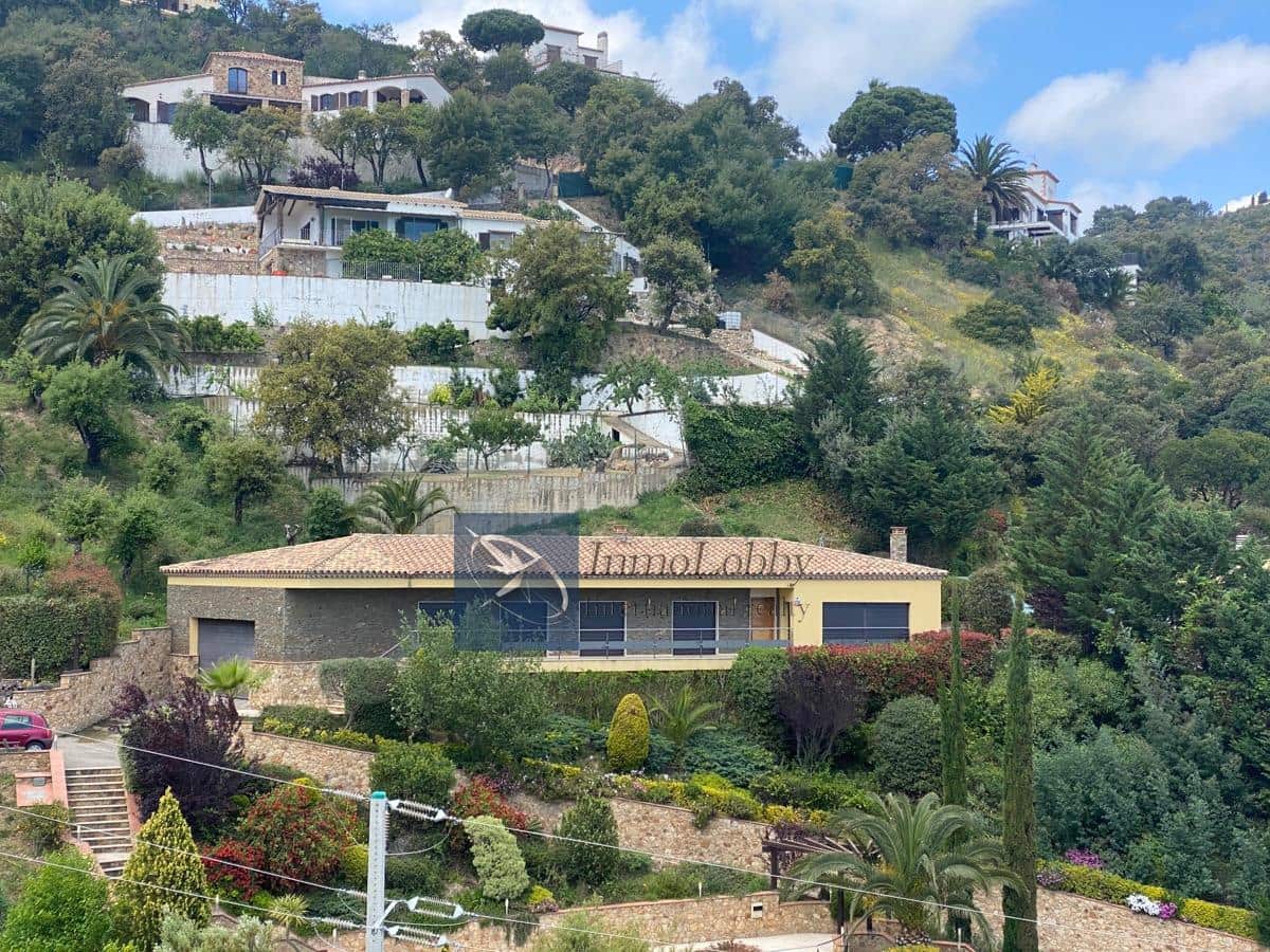 3 sypialnia Willa na sprzedaż w Platja d'Aro z basenem garażem - 820 000 € (Ref: 6076429)