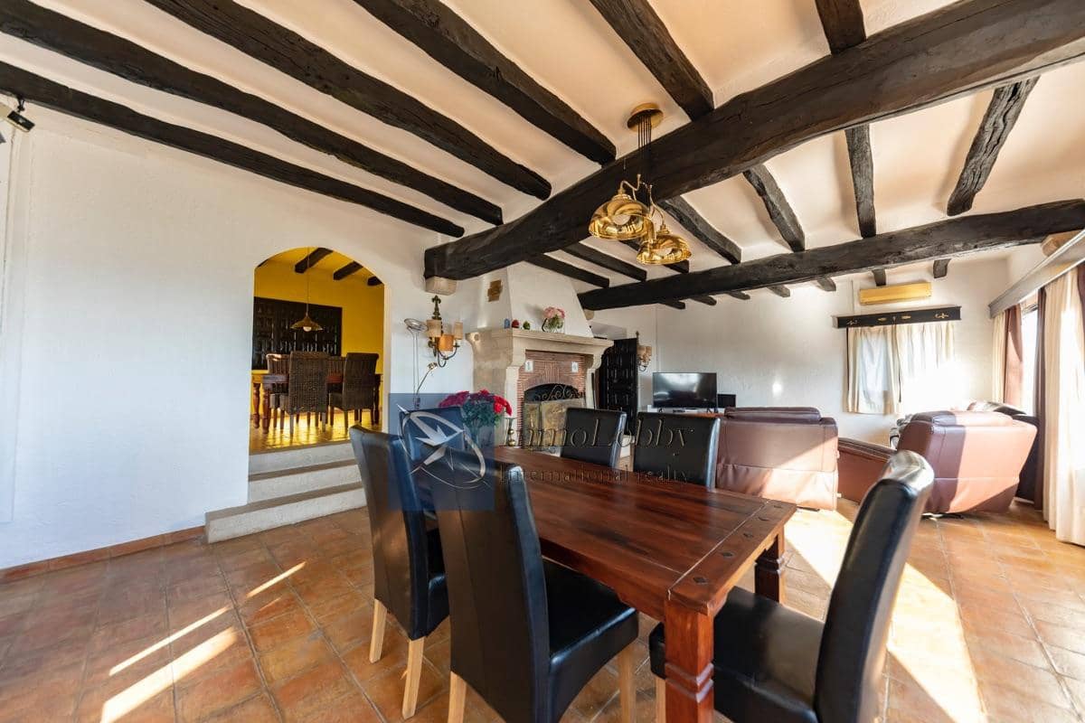 6 slaapkamer Villa te koop in Platja d'Aro met garage - € 585.000 (Ref: 7260672)