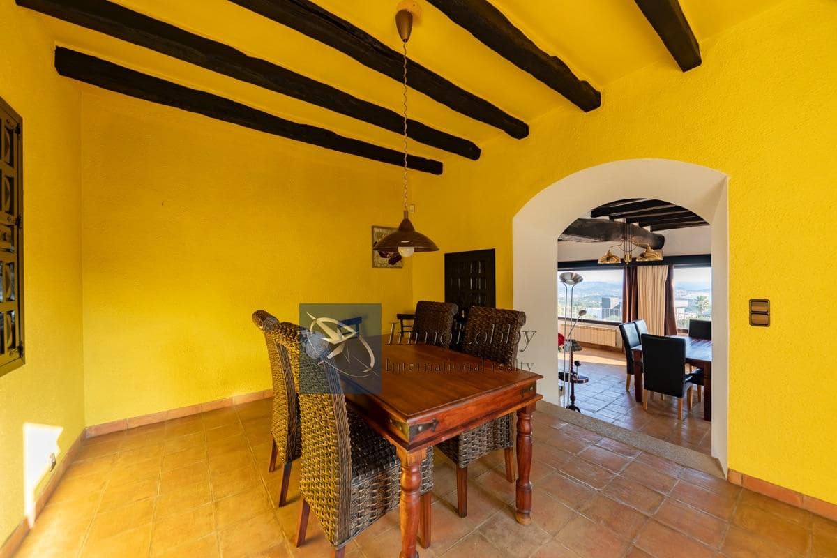 6 slaapkamer Villa te koop in Platja d'Aro met garage - € 585.000 (Ref: 7260672)