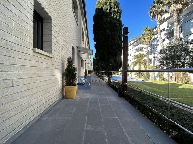 3 soveværelse Semi-Rækkehus til leje i Platja d'Aro, Castell-Platja d'Aro med swimmingpool garage - € 5.500 (Ref: 7575826)