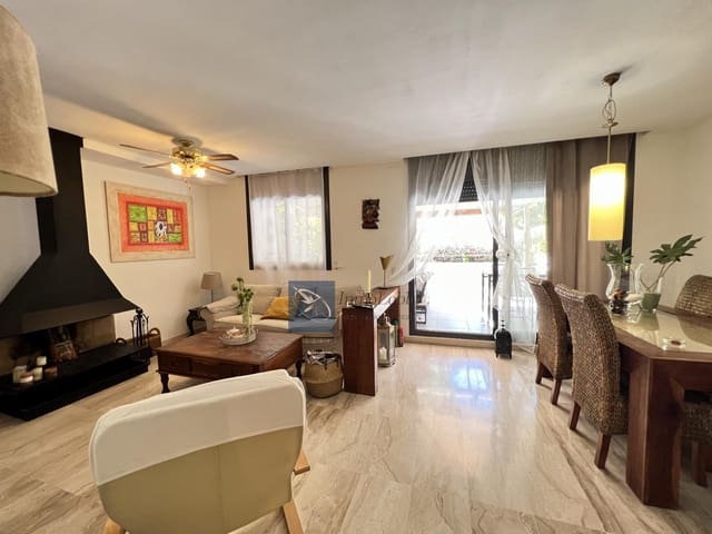 3 soveværelse Semi-Rækkehus til leje i Platja d'Aro, Castell-Platja d'Aro med swimmingpool garage - € 7.000 (Ref: 7624093)