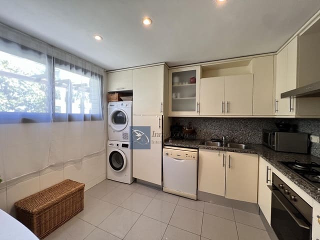 3 soveværelse Semi-Rækkehus til leje i Platja d'Aro, Castell-Platja d'Aro med swimmingpool garage - € 7.000 (Ref: 7624093)