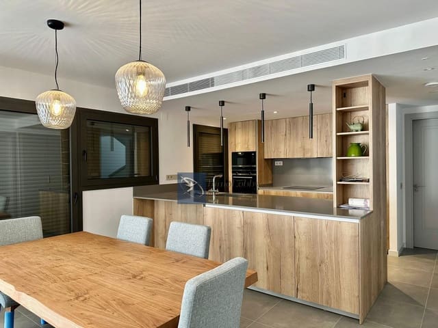 4 bedroom Villa for sale in Urbanitzacions del Nord, Lloret de Mar with pool garage - € 869,500 (Ref: 7923664)