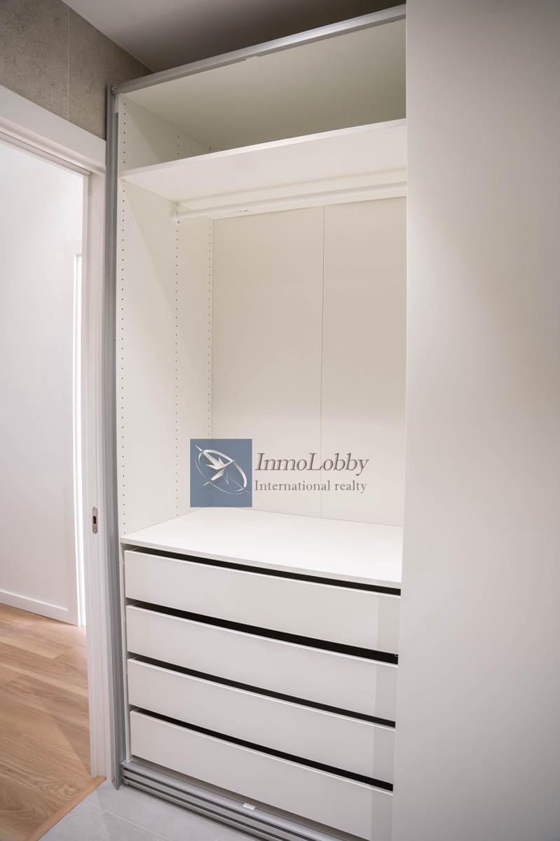 2 soveværelse Lejlighed til salg i Barcelona by - € 350.000 (Ref: 8772762)