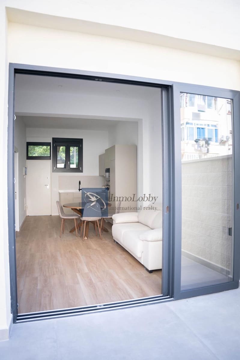 2 soveværelse Lejlighed til salg i Barcelona by - € 350.000 (Ref: 8772762)