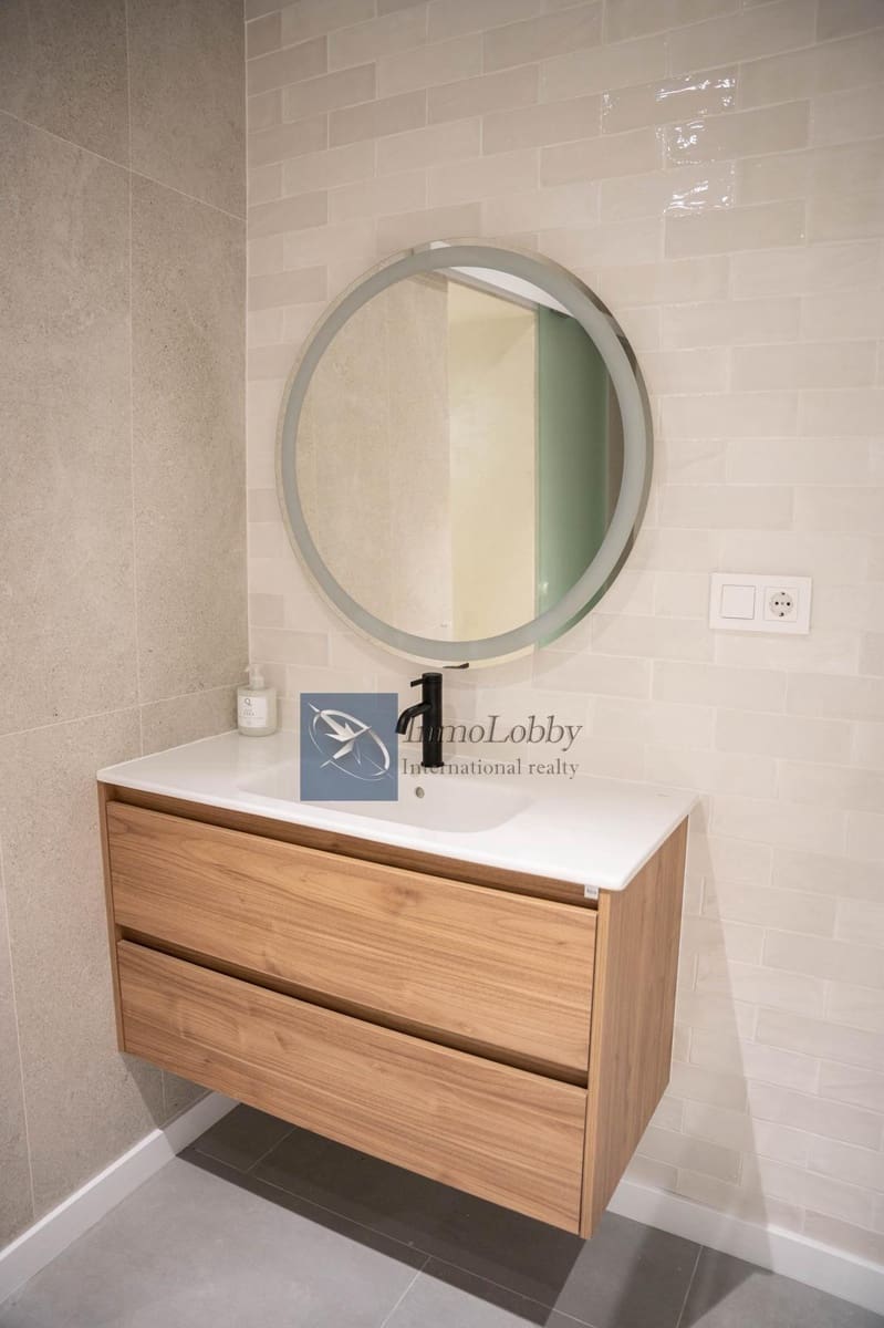 2 soveværelse Lejlighed til salg i Barcelona by - € 350.000 (Ref: 8772762)