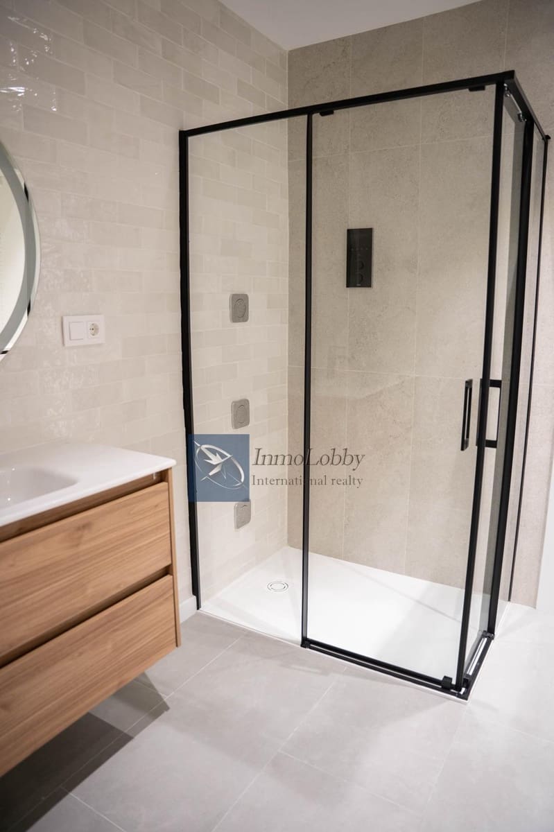 2 soveværelse Lejlighed til salg i Barcelona by - € 350.000 (Ref: 8772762)