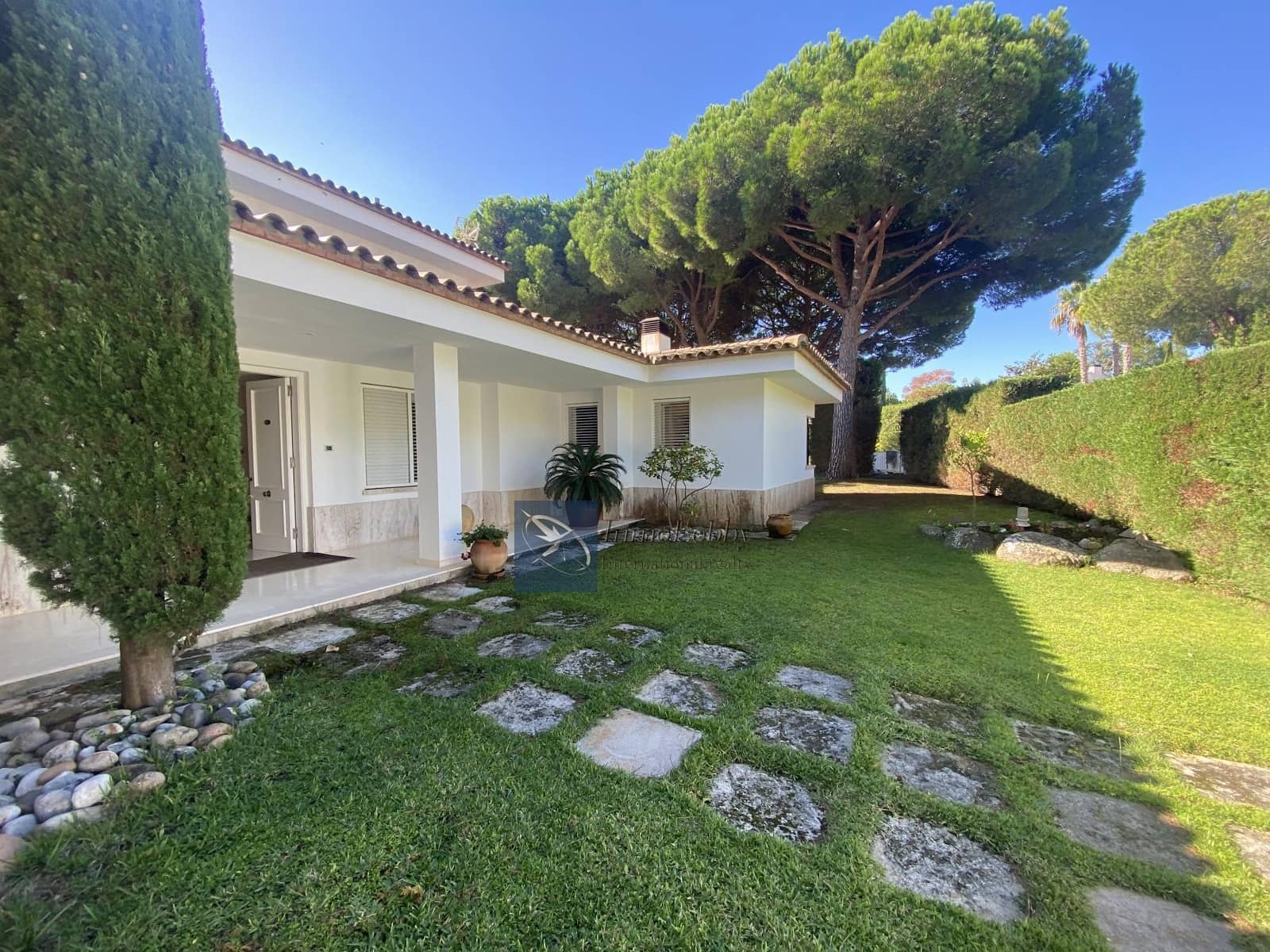 7 slaapkamer Villa te koop in S'Agaro met zwembad garage - € 4.500.000 (Ref: 8939843)