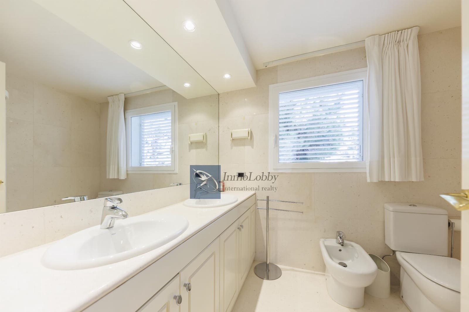 7 slaapkamer Villa te koop in S'Agaro met zwembad garage - € 4.500.000 (Ref: 8939843)