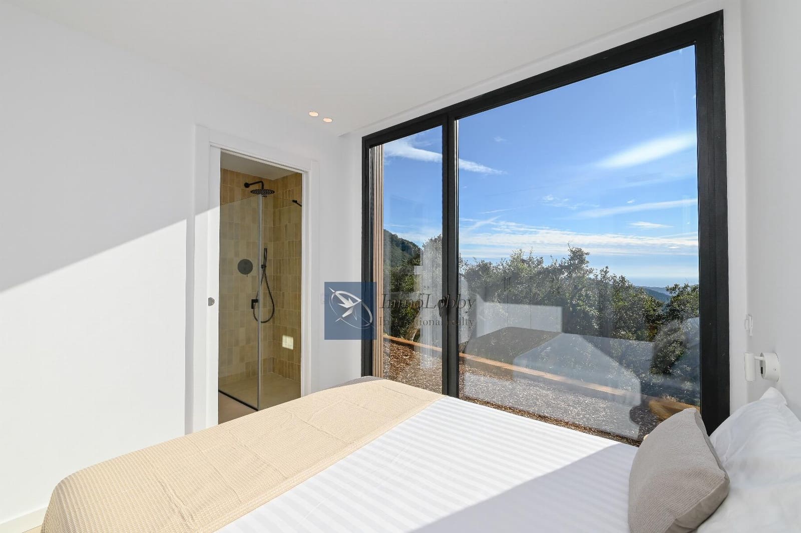 4 soveværelse Villa til salg i Roca de Malvet med swimmingpool garage - € 1.195.000 (Ref: 9035732)