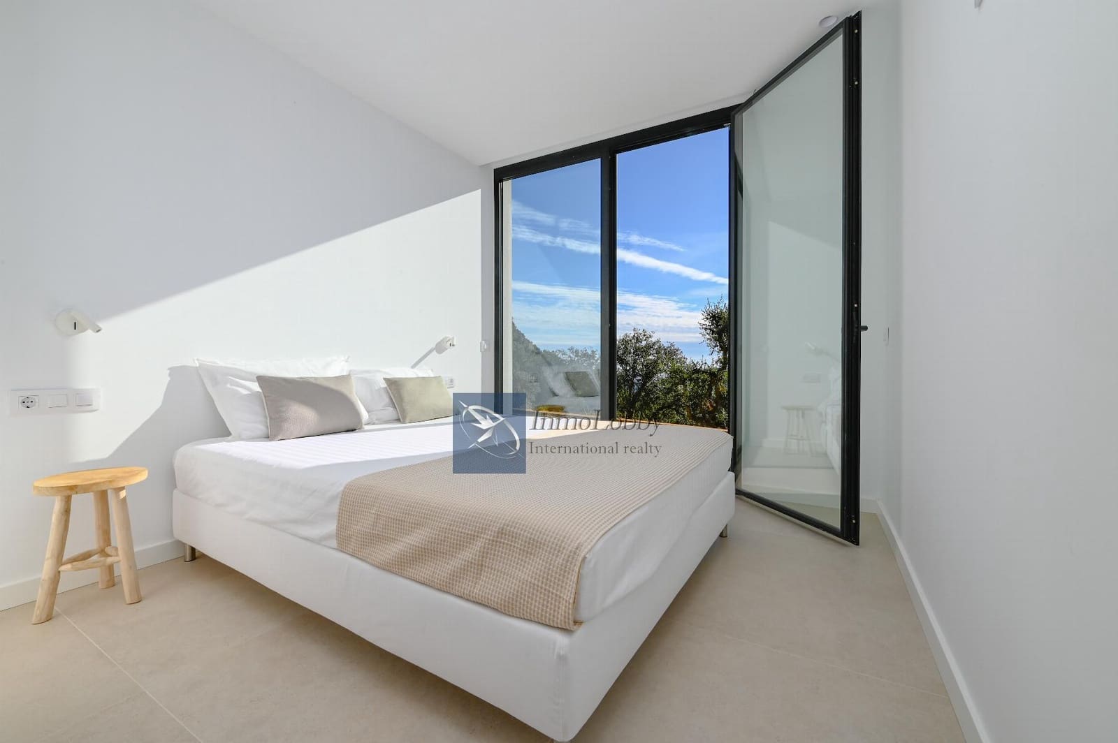 4 soveværelse Villa til salg i Roca de Malvet med swimmingpool garage - € 1.195.000 (Ref: 9035732)