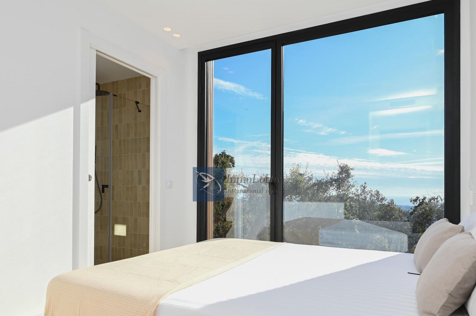 4 soveværelse Villa til salg i Roca de Malvet med swimmingpool garage - € 1.195.000 (Ref: 9035732)