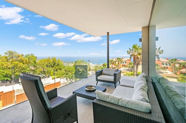 Chalet de 4 habitaciones en Platja d'Aro, Castell-Platja d'Aro en venta con piscina garaje - 1.450.000 € (Ref: 9118377)